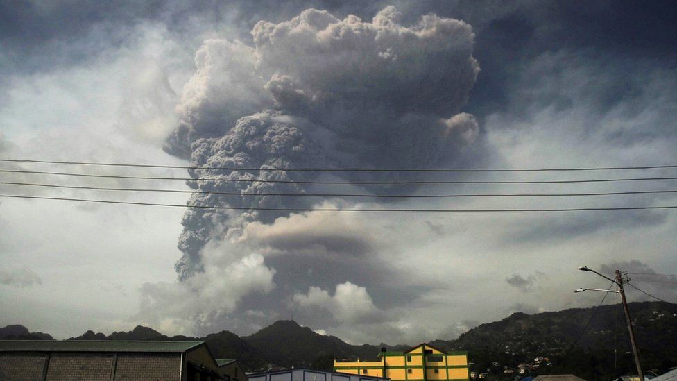 إنفجار بركان لا سوفريير