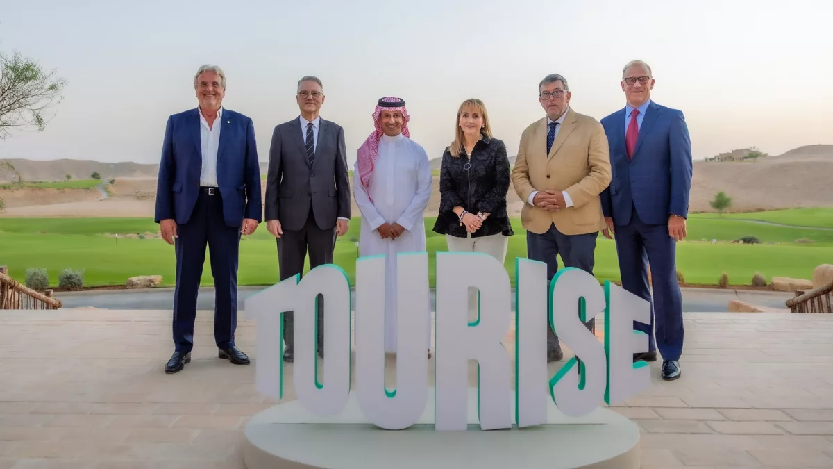 قمة TOURISE